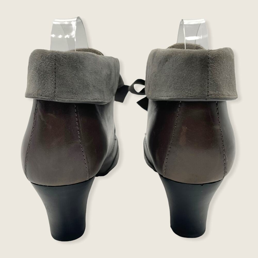 Hush Puppies Lonna Bow Fold Over Cuff Warm Gray Leather Heel Ankle Boot 9 - Picture 4 of 8